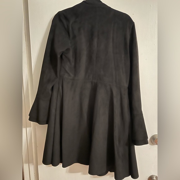 Oversized Velvet Jacket - Picture 4 of 6